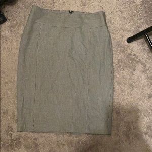 Chic Express back button down pencil skirt